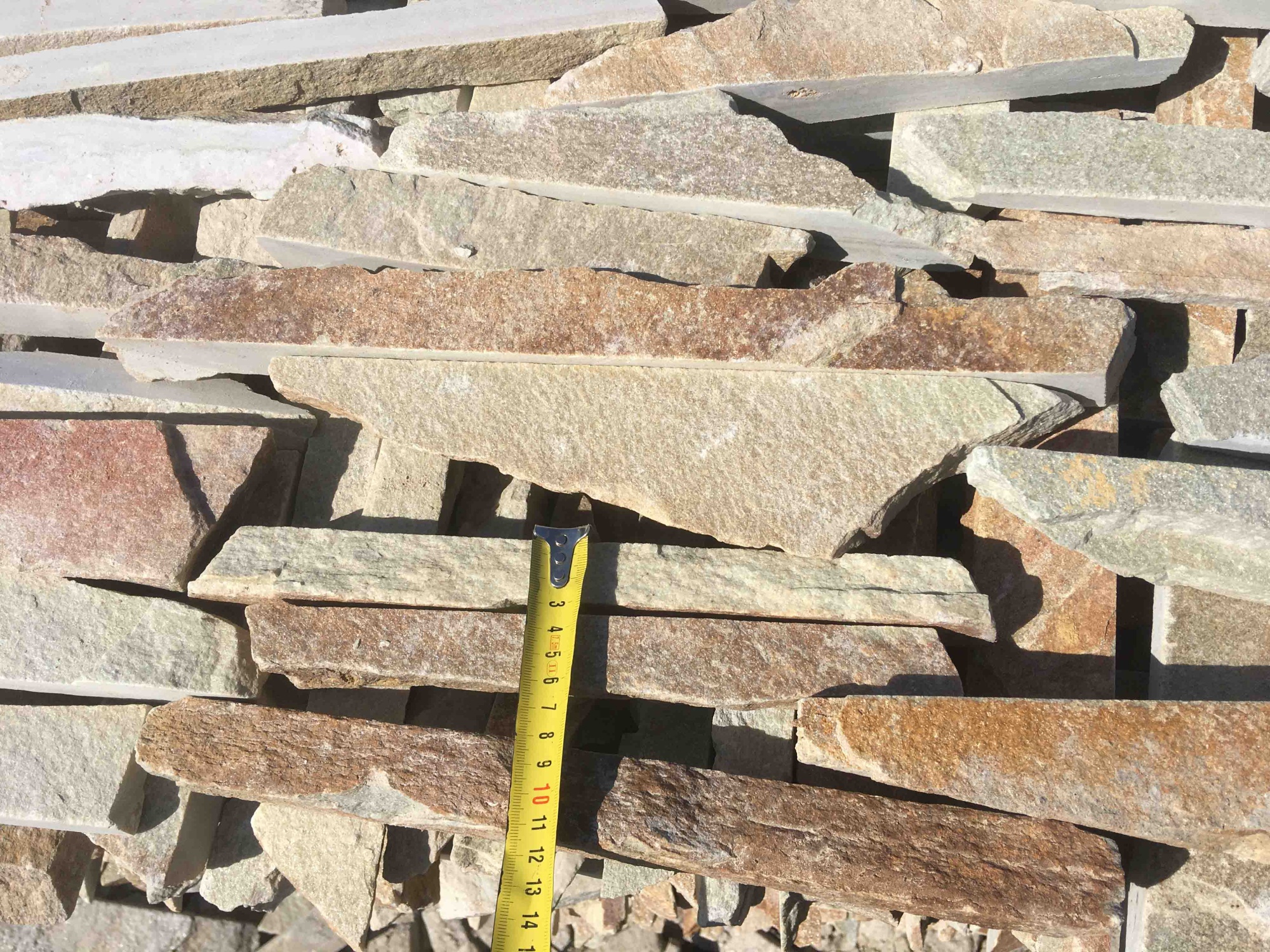 Горбушка златолит золотистый для облицовки купить в Чехову