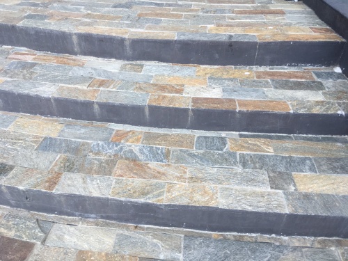 Плитка из Златолита Уральского для лестницы купить в Чехову