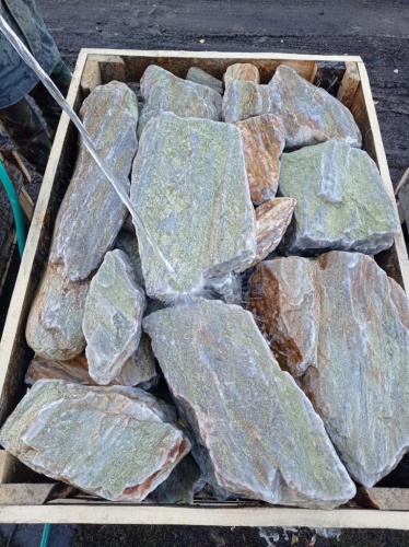 Златолит жёлтый, жёлто-зелёный глыбки и валуны для ланшафтного дизайна купить в Чехову
