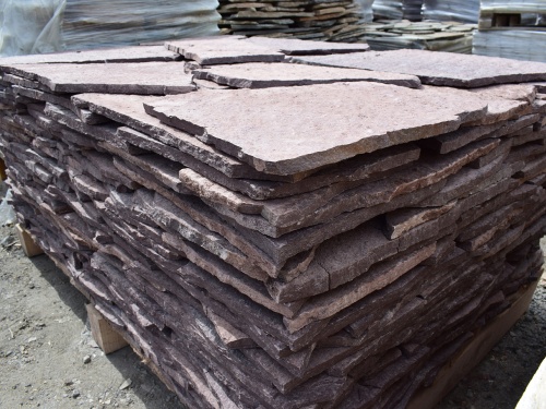 Плитняк лемезит бордовый для облицовки цоколя 20-25 мм  купить в Чехову