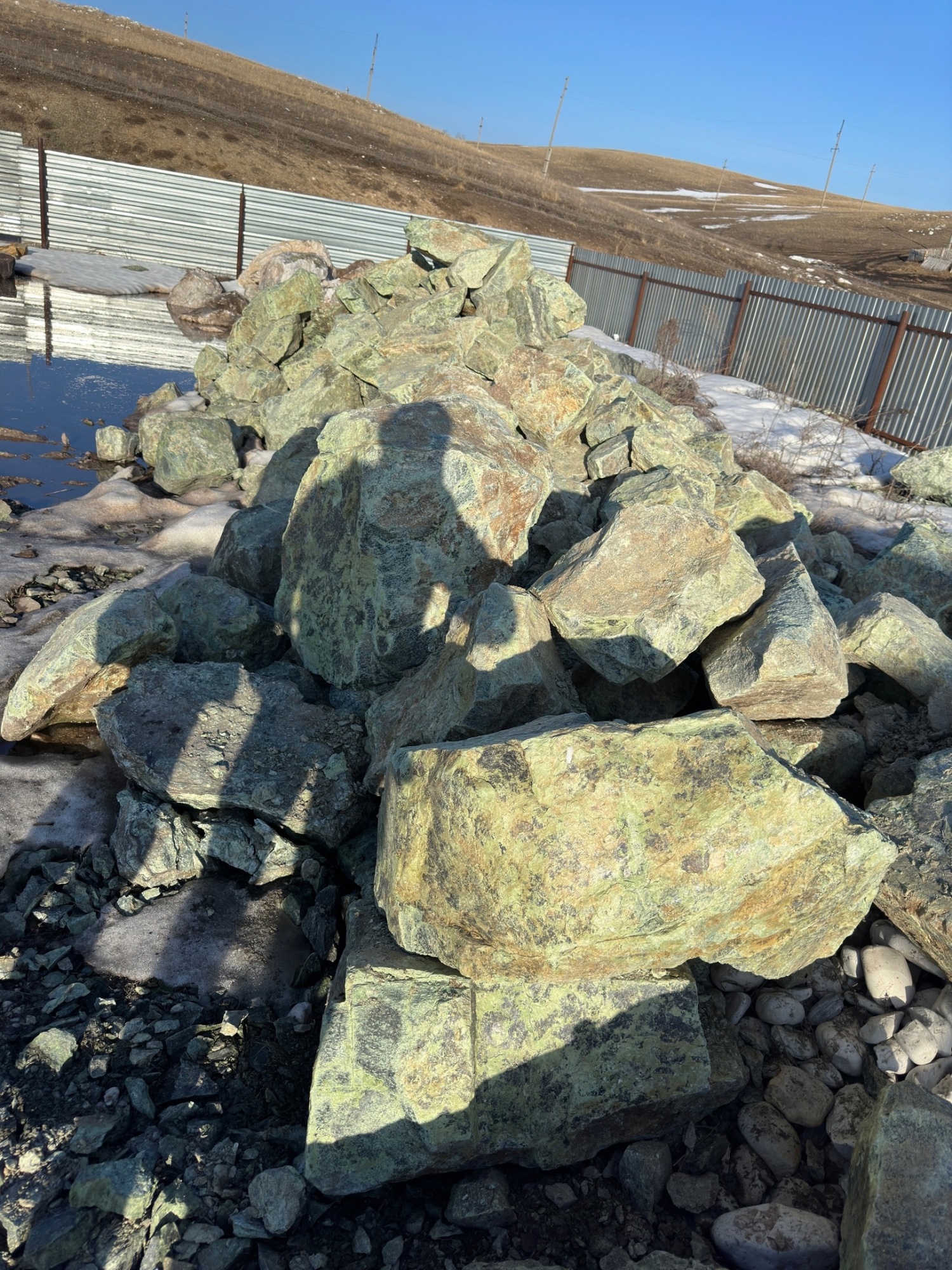 Камни для ландшафтного дизайна зелёные 10-60 килограмм купить в Чехову