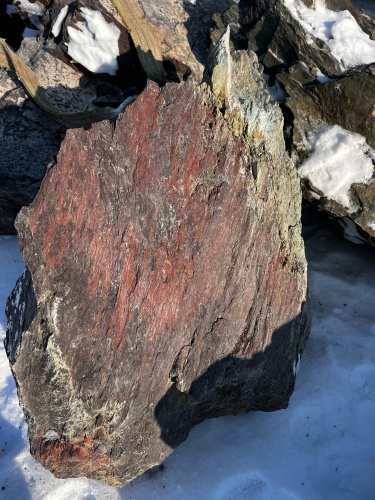 Ландшафтные глыбы красно-фиолетовые 200-1000 килограмм купить в Чехову