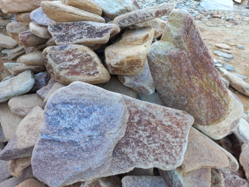 Златолит жёлтый, жёлто-зелёный глыбки и валуны для ланшафтного дизайна купить в Чехову