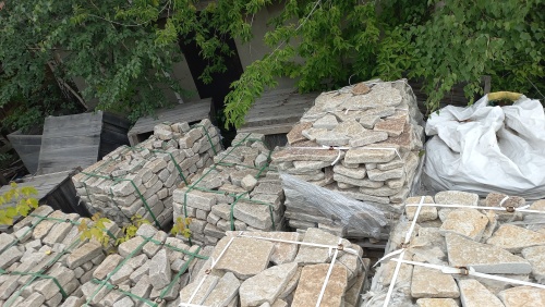 Гранитный плитняк галтованный для мощения купить в Чехову