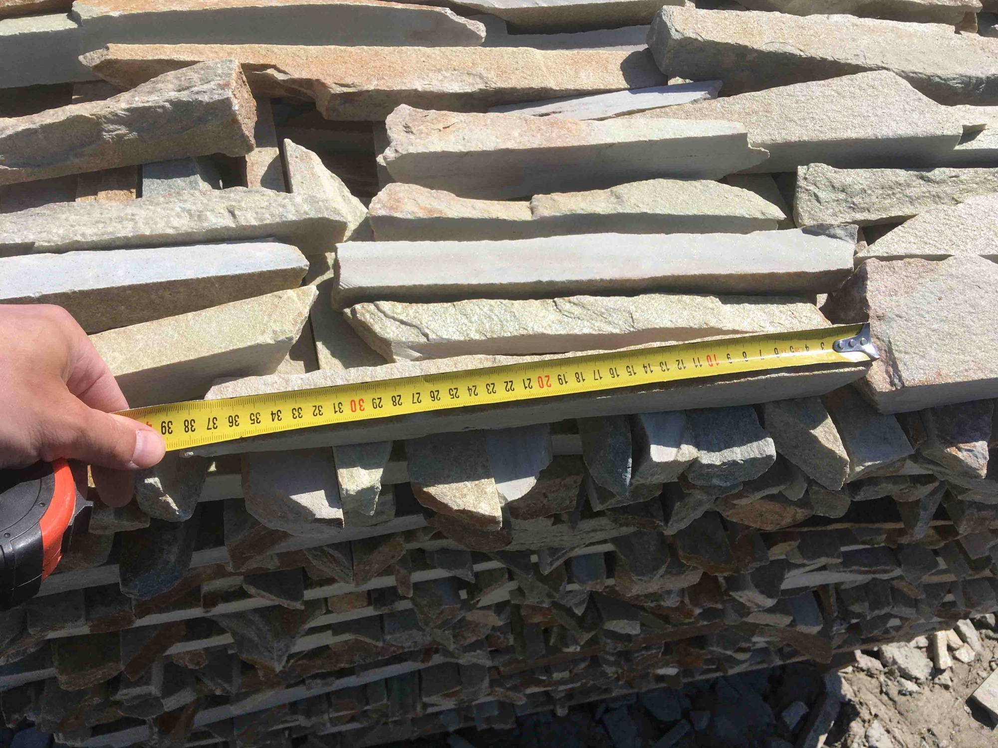 Горбушка златолит золотистый для облицовки купить в Чехову