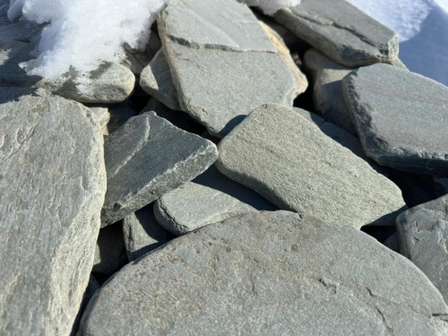 Плитняк златолит зелёный галтованный для цоколя купить в Чехову