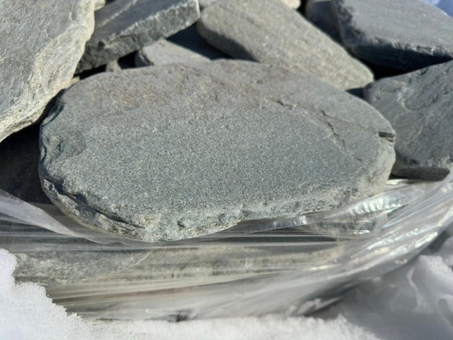 Плитняк златолит зелёный галтованный для мощения на бетон купить в Чехову